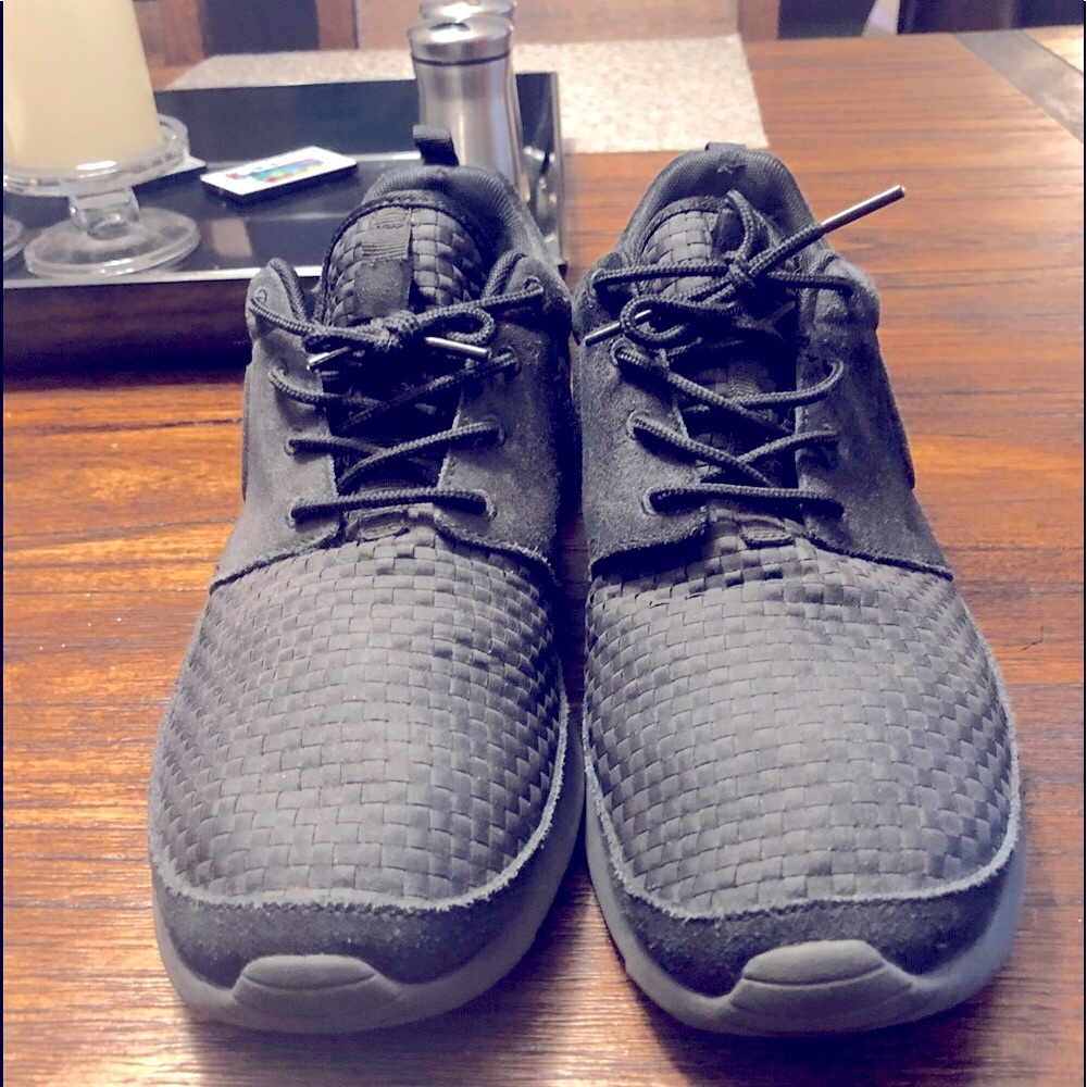 Nike Roshe Run Woven ‘Black/Anthracite-Volt’